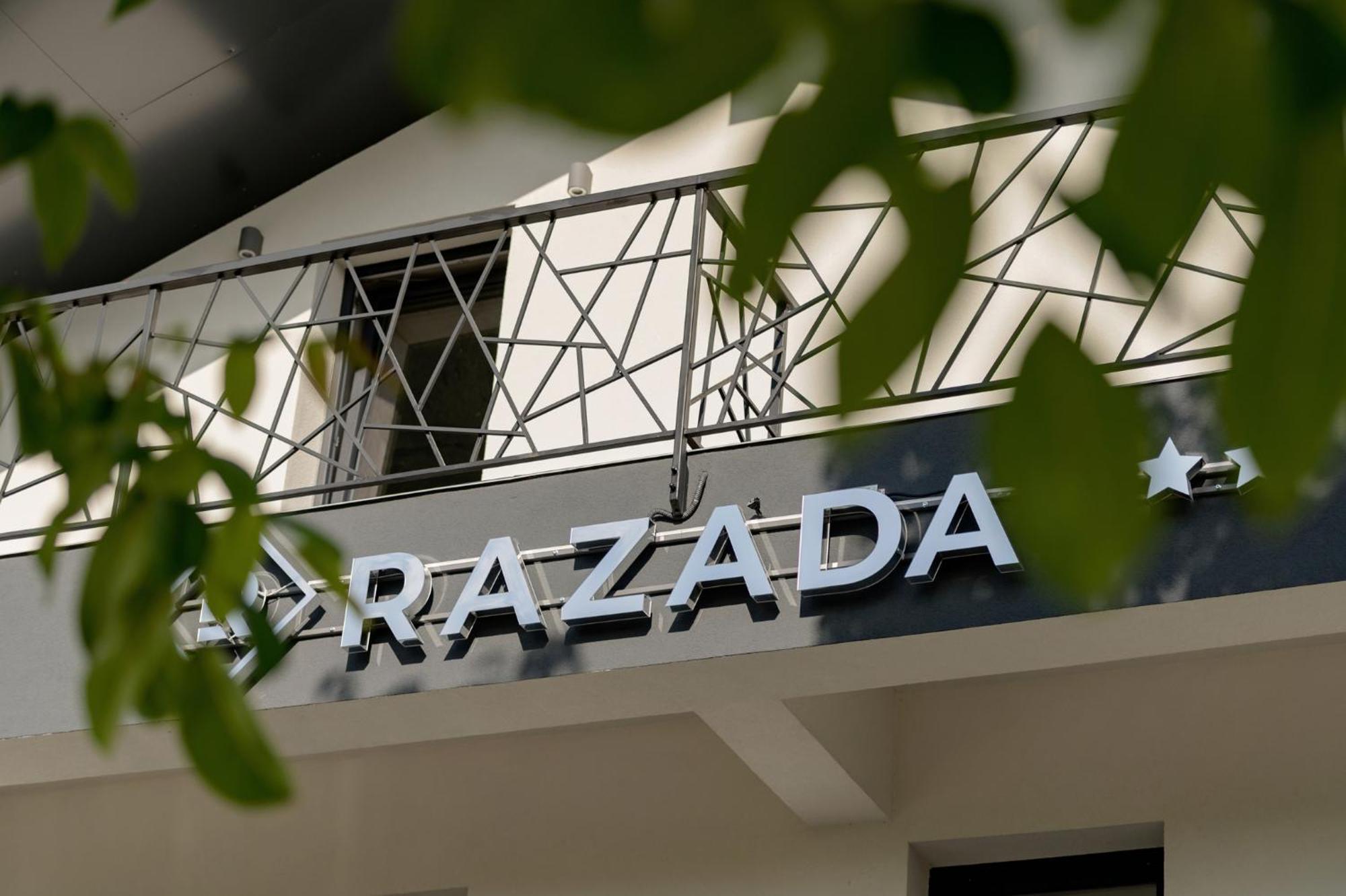 Pensiunea Razada ลูโกจ ภายนอก รูปภาพ